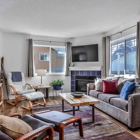 Big Mountain Views - Bright 2-Story Corner Unit Apartment Canmore Exterior foto