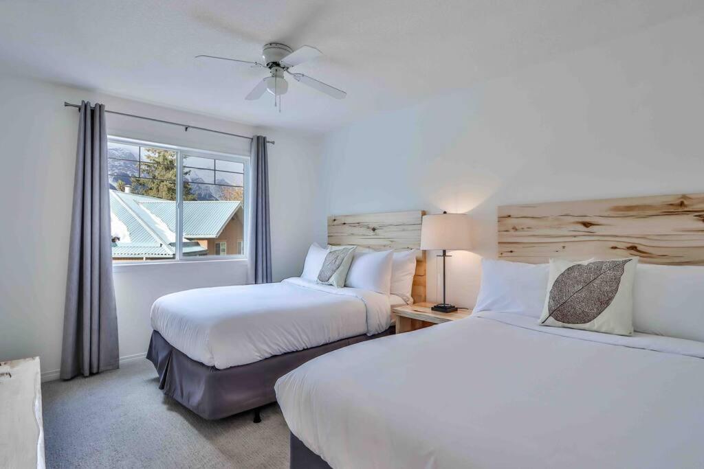 Big Mountain Views - Bright 2-Story Corner Unit Apartment Canmore Exterior foto