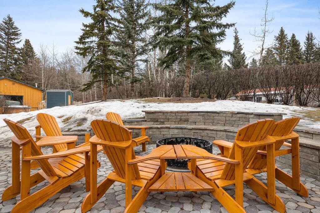 Big Mountain Views - Bright 2-Story Corner Unit Apartment Canmore Exterior foto